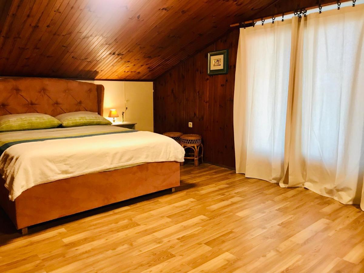 Enam Room Kojsko Eksteriør billede